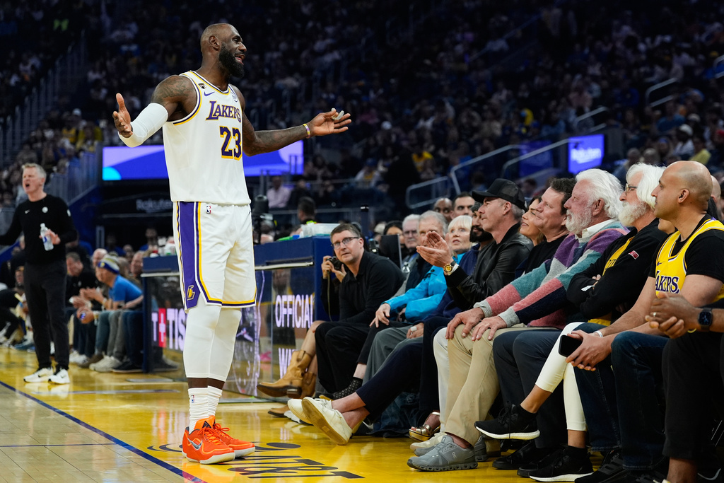 Los Angeles Lakers forward LeBron James (23) talks to fans during the first half of an NBA basketball game against the Golden State Warriors, Saturday, Feb. 28, 2026, in San Francisco. (AP Photo/Godofredo A. Vásquez)