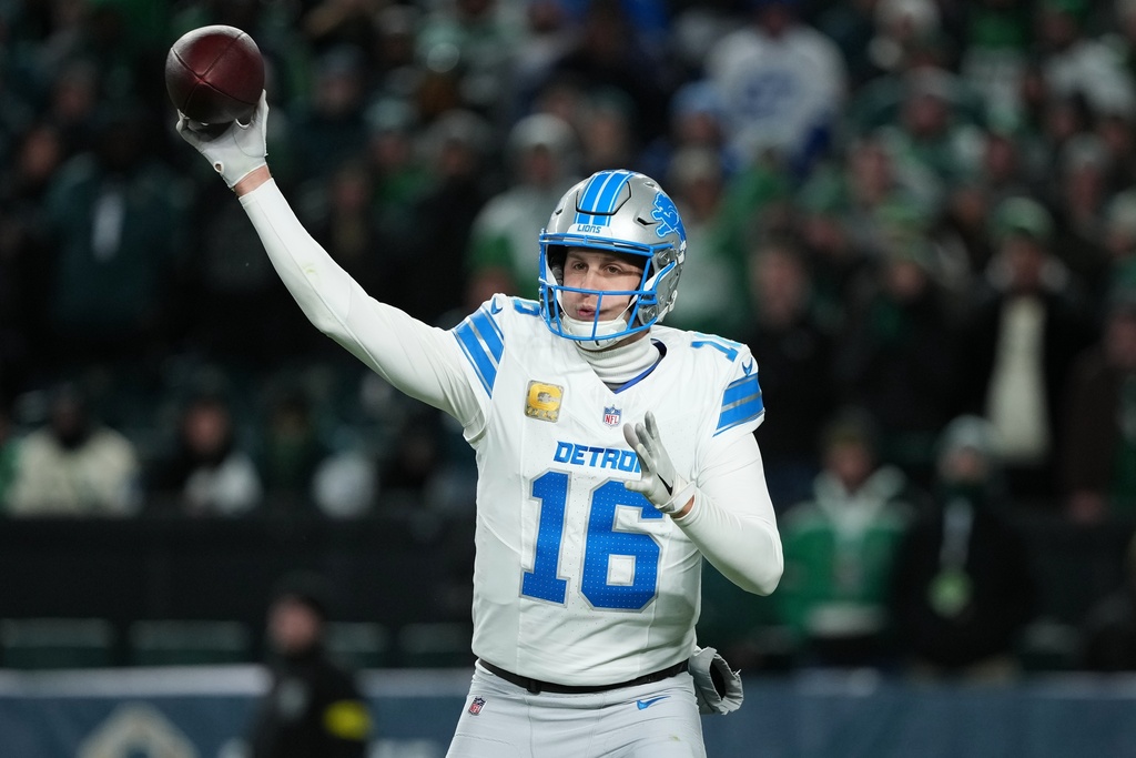 Detroit Lions quarterback Jared Goff throws during the second half of an NFL football game against the Philadelphia Eagles on Sunday, Nov. 16, 2025, in Philadelphia. (AP Photo/Matt Slocum)