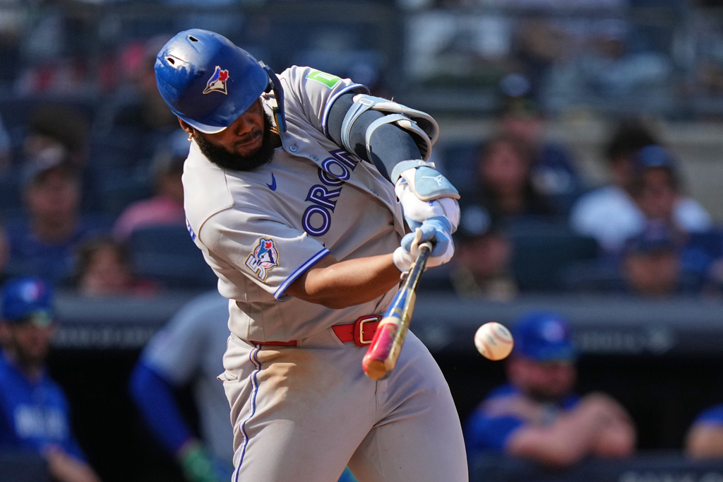 Toronto Blue Jays' Vladimir Guerrero Jr. hits a single during the eighth inning of a baseball game against the New York Yankees Saturday, Aug. 22, 2026, in New York. (AP Photo/Frank Franklin II)