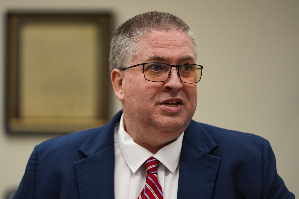 Boone County Prosecutor Kent Eastwood announces that voluntary manslaughter charges have been filed against an Indiana homeowner in the killing of Maria Florinda Rios Perez De Velasquez in Lebanon, Ind., Monday, Nov. 17, 2025. (AP Photo/Michael Conroy)