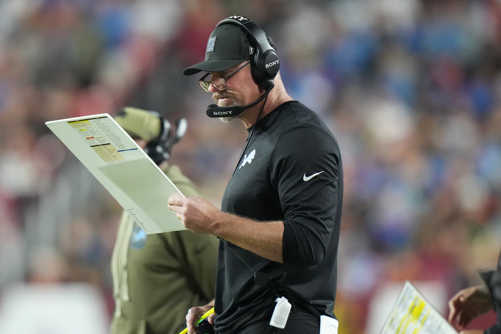 Detroit Lions head coach Dan Campbell is seen on the sidelines during the first half of an NFL football game against the Washington Commanders Sunday, Nov. 9, 2025, in Landover, Md. (AP Photo/Stephanie Scarbrough)