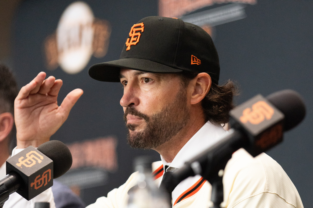 Tony Vitello speaks as he is introduced as the new manager of the San Francisco Giants baseball team, Thursday, Oct. 30, 2025, in San Francisco. (AP Photo/Benjamin Fanjoy)