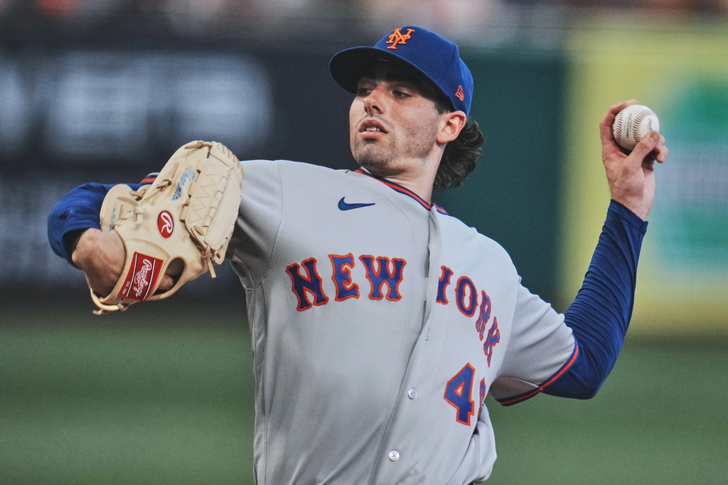New York Mets pitcher Zac Thornton delivers during the second inning of a baseball game against the Pittsburgh Pirates in Pittsburgh, Friday, Aug. 7, 2026. (AP Photo/Gene J. Puskar)