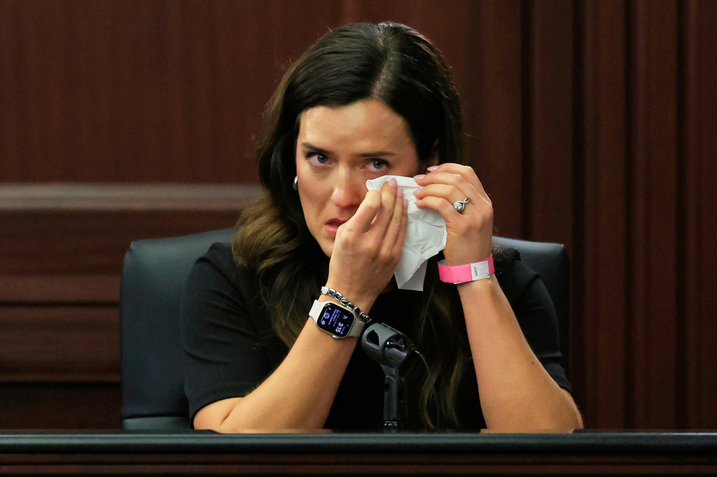Kirsten Bridegan reacts on the witness stand in the trial of Mario Fernandez Saldana at the Duval County Courthouse, Monday, Aug. 17, 2026, in Jacksonville, Fla. (Corey Perrine/The Florida Times-Union via AP, Pool)