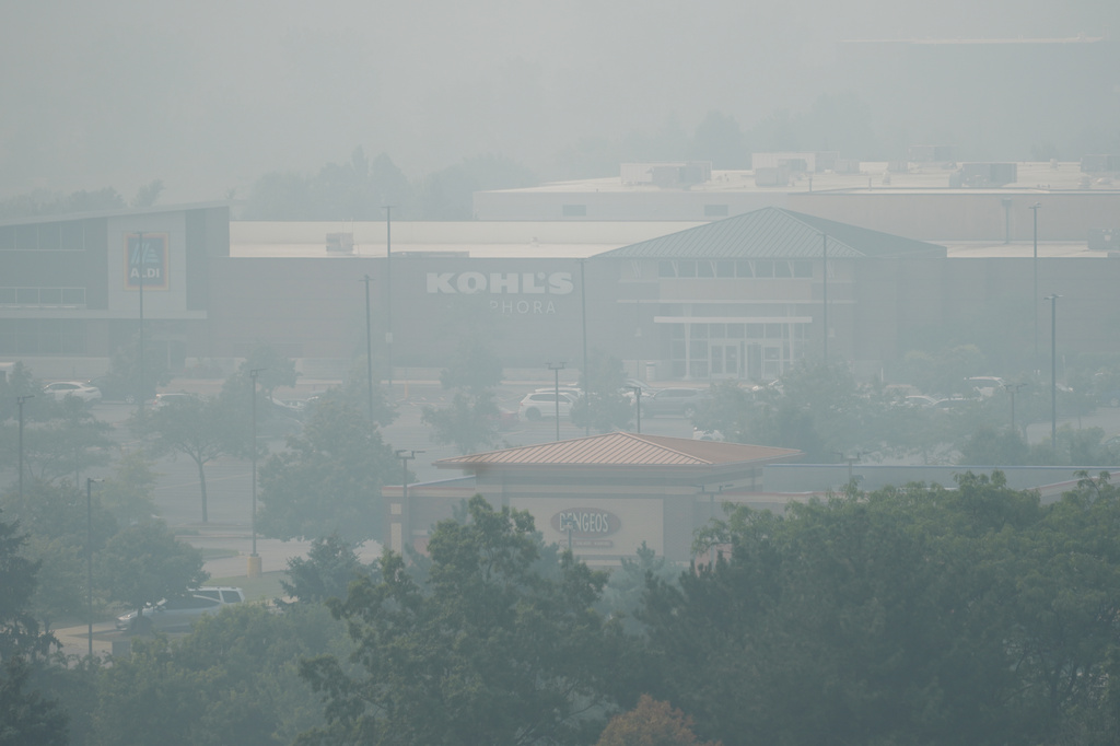 A general view of street mall during poor air quality due to dense smoke from Canadian wildfires in Glenview, Ill., Thursday, July 16, 2026. (AP Photo/Nam Y. Huh) CORRECTION: Glenview, not Northbrook