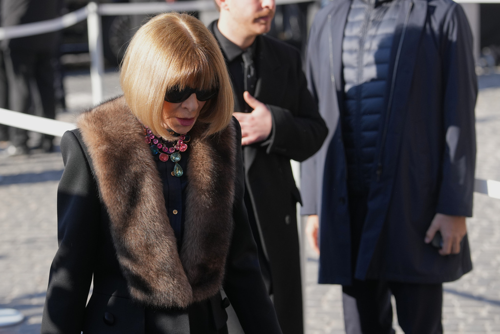 Anna Wintour arrives to attend the funeral of fashion designer Valentino Garavani at the St. Mary of Angels Basilica, in Rome, Friday, Jan. 23, 2026. (AP Photo/Andrew Medichini)