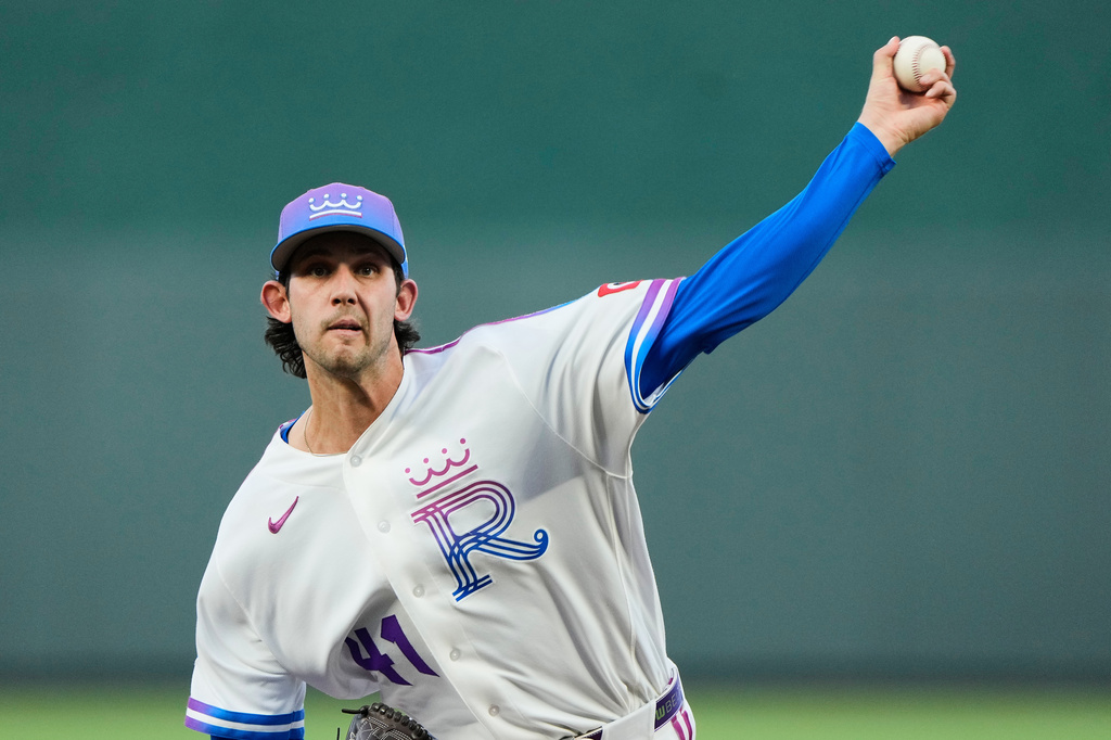 Kansas City Royals starting pitcher Daniel Lynch IV throws during the first inning of a baseball game against the Toronto Blue Jays, Friday, Sept. 4, 2026, in Kansas City, Mo. (AP Photo/Charlie Riedel)