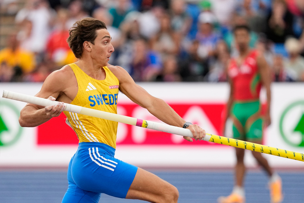 Sweden's Armand Duplantis makes an attempt in the men's pole vault final at the European Athletics Championships in Birmingham, England, Sunday, Aug. 16, 2026. (AP Photo/Matthias Schrader)