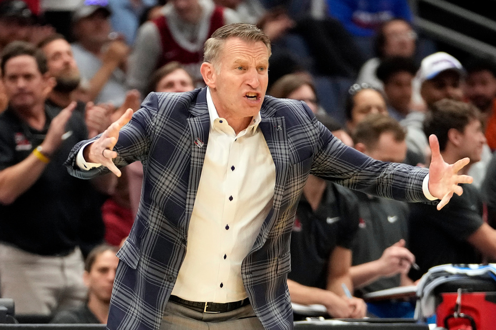 Alabama head coach Nate Oats reacts during the second half in the second round of the NCAA college basketball tournament against Texas Tech Monday, March 23, 2026, in Tampa, Fla. (AP Photo/Chris O'Meara)