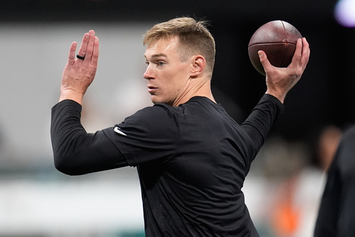 Atlanta Falcons quarterback Easton Stick warms up before an NFL football game against the Miami Dolphins, Sunday, Oct. 26, 2025, in Atlanta. (AP Photo/Mike Stewart) Atlanta Falcons quarterback Easton Stick warms up before an NFL football game against the Miami Dolphins, Sunday, Oct. 26, 2025, in Atlanta. (AP Photo/Mike Stewart)