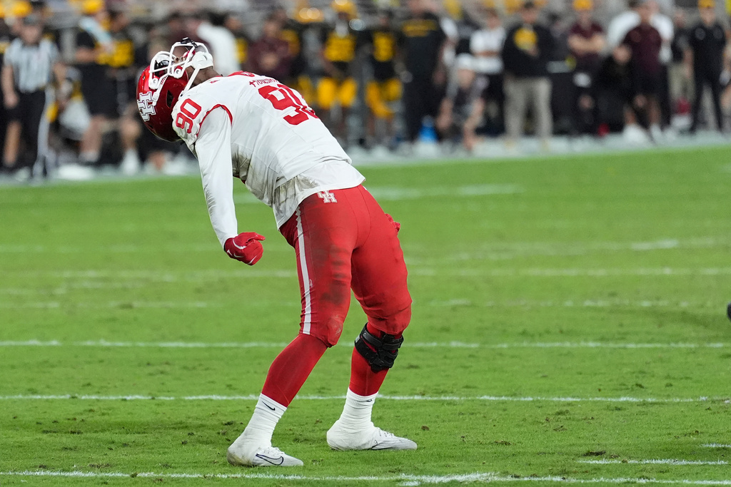 Houston defensive lineman Eddie Walls III celebrates a sack against Arizona State during the first half of an NCAA college football game Saturday, Oct. 25, 2025, in Tempe, Ariz. (AP Photo/Ross D. Franklin)