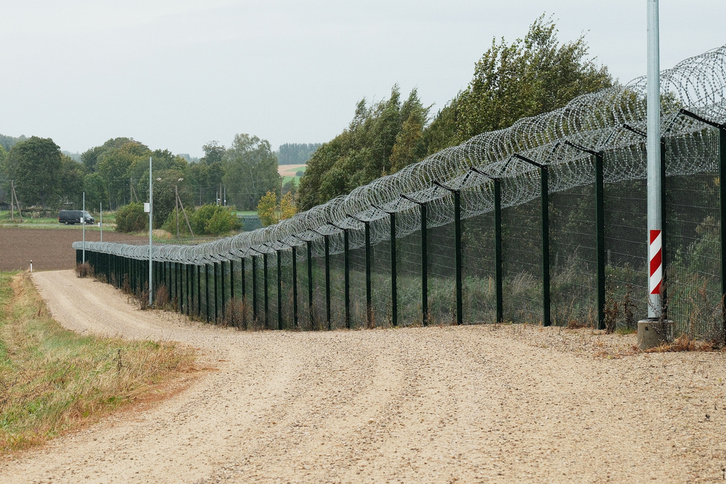 A border fence between Estonia and Russia is seen near Vinski, Estonia, Monday, Sept. 15, 2025. (AP Photo/Hendrik Osula)