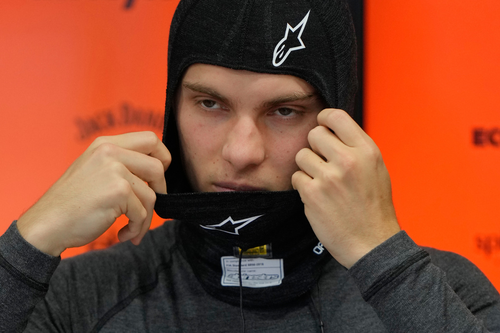 McLaren driver Oscar Piastri of Australia prepares for the first practice session of the Singapore Formula One Grand Prix at the Marina Bay Street Circuit in Singapore, Friday, Oct. 3, 2025. (AP Photo/Vincent Thian)