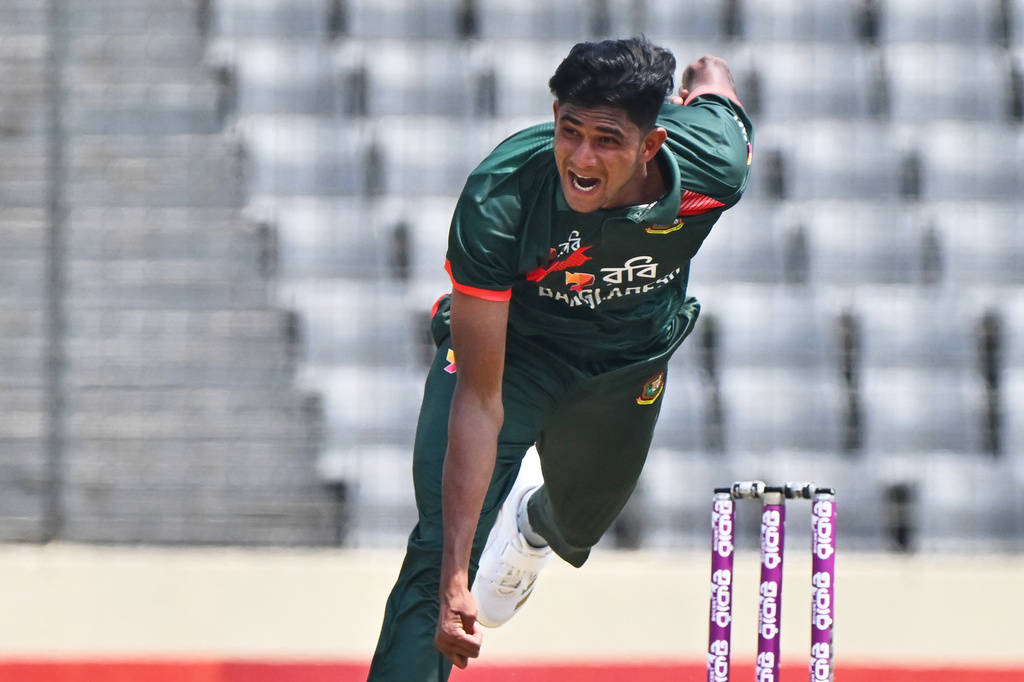 Bangladesh's Nahid Rana bowls a delivery during the second one day international cricket match between Bangladesh and New Zealand in Mirpur, Bangladesh, Monday, April 20, 2026. (AP Photo/Mosaraf Hossain)