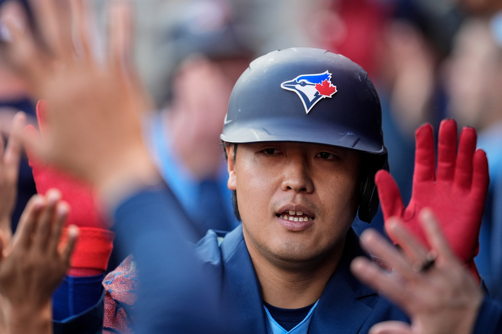 Toronto Blue Jays' Kazuma Okamoto, of Japan, celebrates his two-run homer against the Atlanta Braves in the second inning of a baseball game, Tuesday, June 2, 2026, in Atlanta. (AP Photo/Mike Stewart)