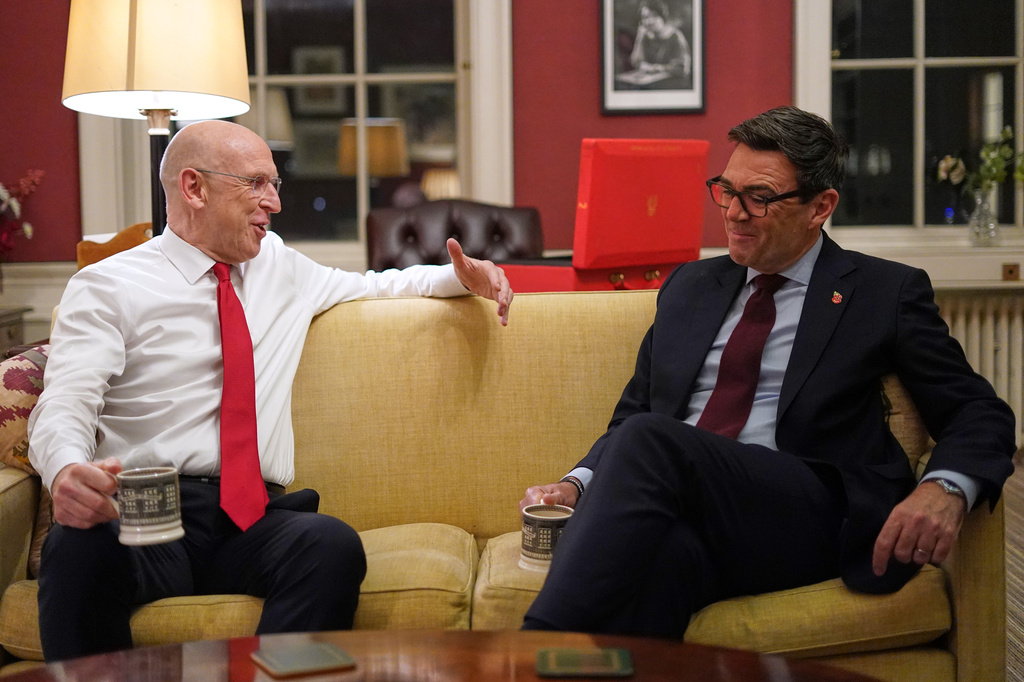 Britain's Prime Minister Andy Burnham, right, and Chancellor of the Exchequer John Healey meet ahead of the UK budget at 11 Downing Street in London, Monday, Oct. 26, 2026. (AP Photo/Alberto Pezzali, Pool)