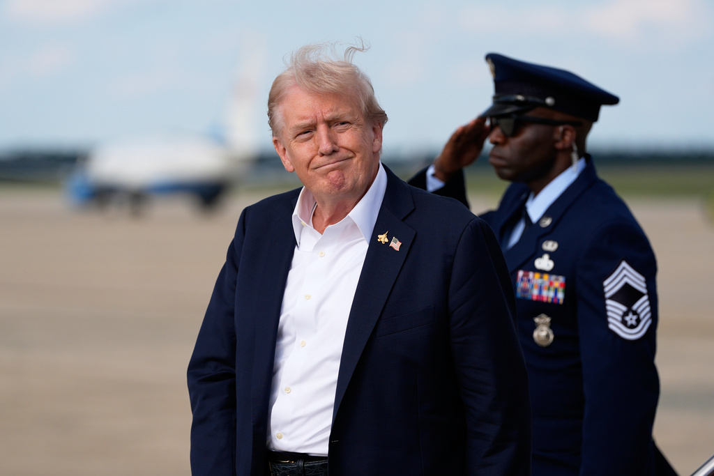 President Donald Trump arrives on Air Force One, Friday, Sept. 26, 2025, at Joint Base Andrews, Md. (AP Photo/Alex Brandon)