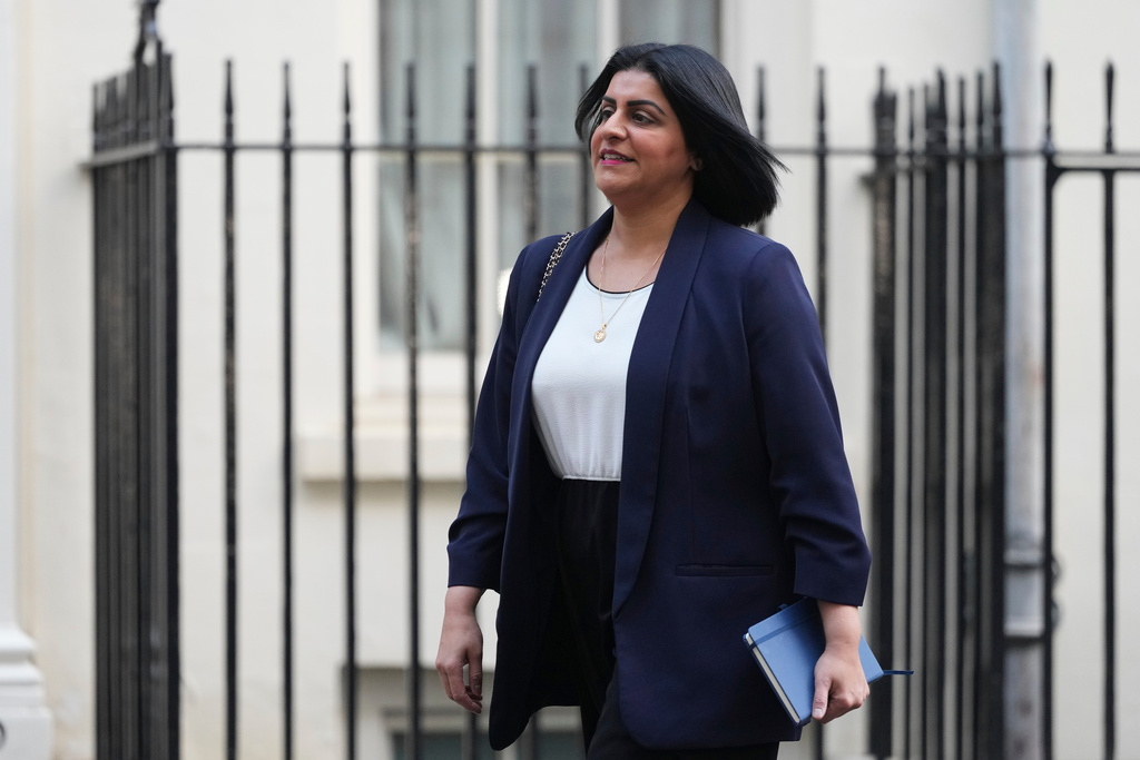 FILE - Britain's Home Secretary Shabana Mahmood departs 10 Downing Street in London, Wednesday, Nov. 26, 2025. (AP Photo/Kirsty Wigglesworth, File)