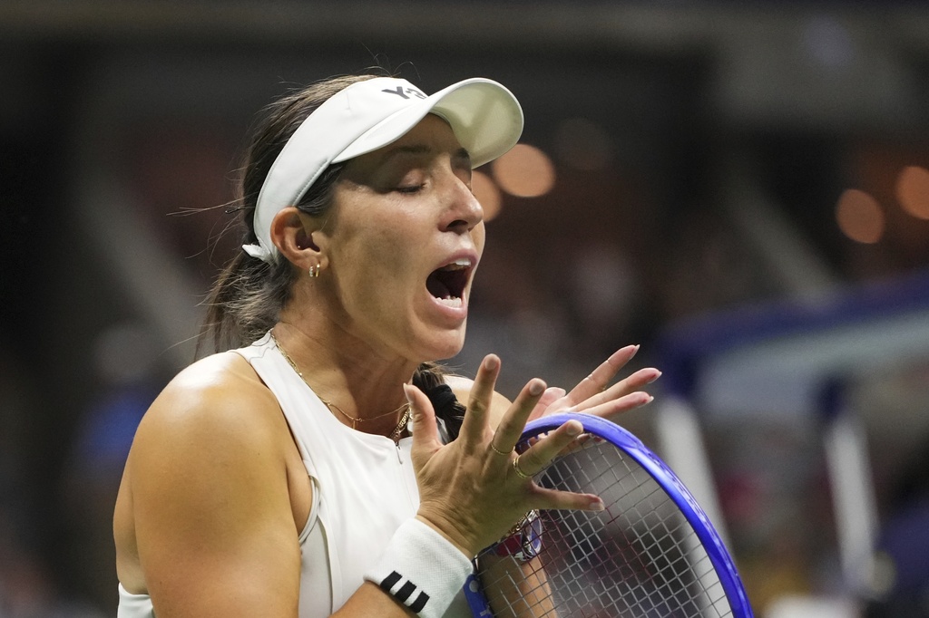 Jessica Pegula, of the United States, reacts against Aryna Sabalenka, of Belarus, during the women's singles semifinals of the U.S. Open tennis championships, Thursday, Sept. 4, 2025, in New York. (AP Photo/Kirsty Wigglesworth)
