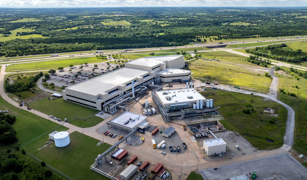 FILE - A Coherent manufacturing facility in Sherman, Texas, Tuesday, June 16, 2026. (AP Photo/Jeffrey McWhorter, File)