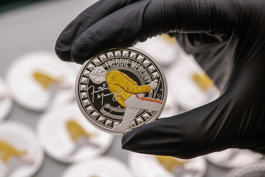 This photo provided by Royal Mint on Nov. 15, 2025, shows a UK coin to celebrate one of the greatest showmen of all time, Freddie Mercury. (Royal Mint via AP)