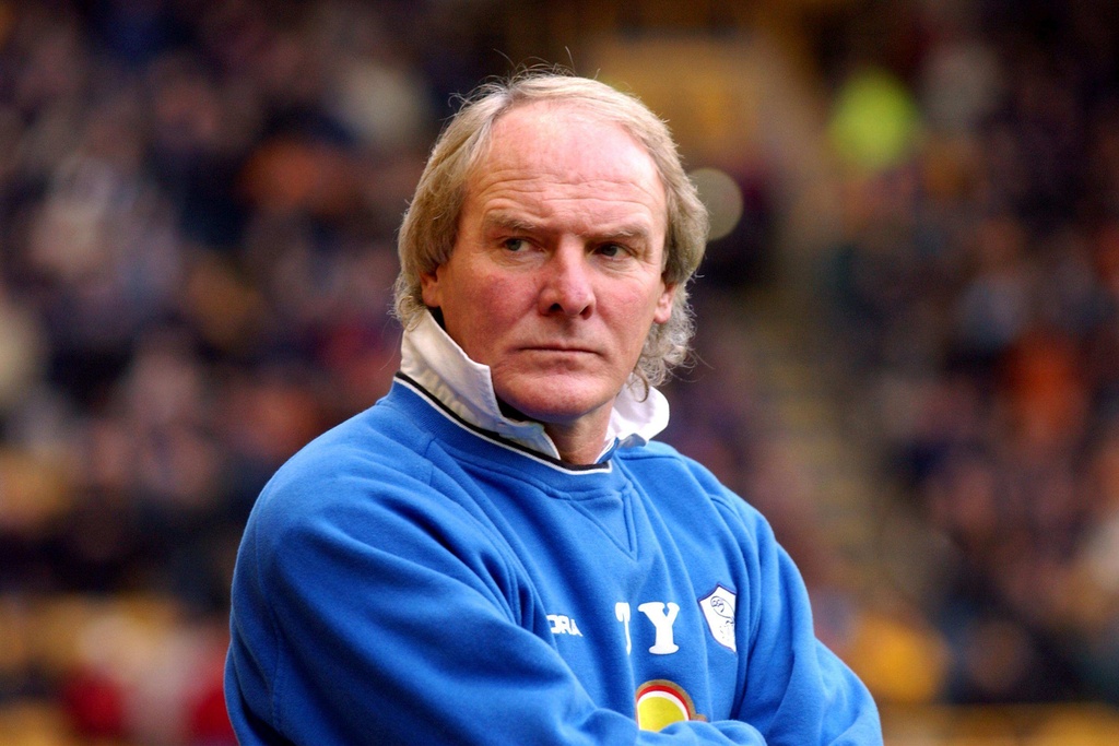 A Nov. 18, 2001 file photo of former Leeds and Wales midfielder Terry Yorath issued on Thursday, Jan. 8, 2026. (Tony Marshall/EMPICS Sport/PA via AP)