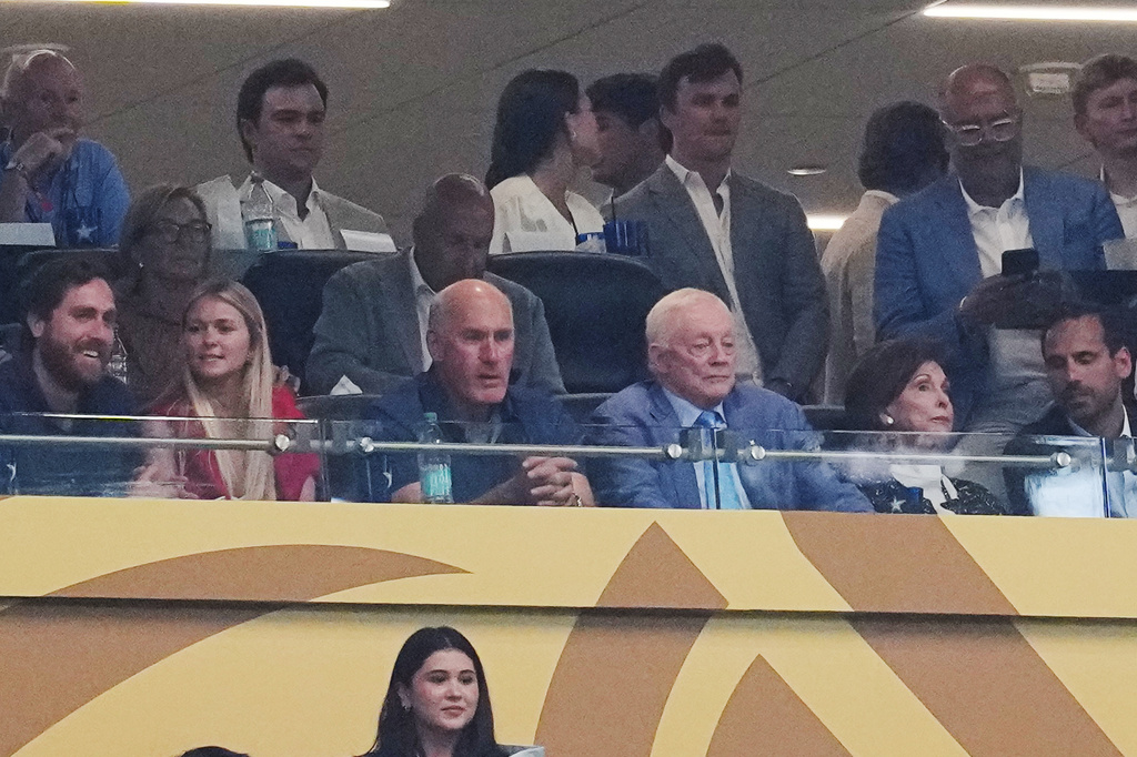 Dallas Cowboys owner Jerry Jones, center right, watch during the World Cup semifinal soccer match between France and Spain in Arlington, Texas, near Dallas, Tuesday, July 14, 2026. (AP Photo/Julio Cortez)