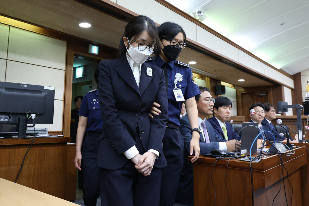 FILE - Kim Keon Hee, the wife of South Korea's jailed former President Yoon Suk Yeol, arrives for her first trial hearing on corruption charges at a courtroom of the Seoul Central District Court on Sept. 24, 2025 in Seoul, South Korea.(Chung Sung-Jun/Pool Photo via AP, File)