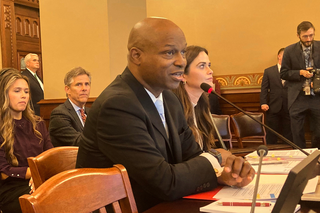 FILE - Illinois House Speaker Emanuel "Chris" Welch, D-Hillside, testifies before the Executive Committee on his legislation to allow legislative staff to unionize, Oct. 24, 2023, in Springfield, Ill. (AP Photo/John O'Connor, File)