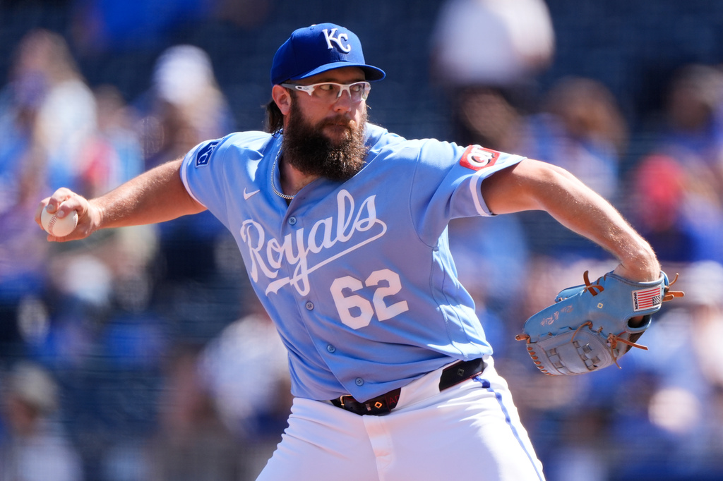 Kansas City Royals starting pitcher Randy Dobnak throws during the first inning of a baseball game against the Chicago White Sox, Thursday, Sept. 24, 2026, in Kansas City, Mo. (AP Photo/Charlie Riedel)