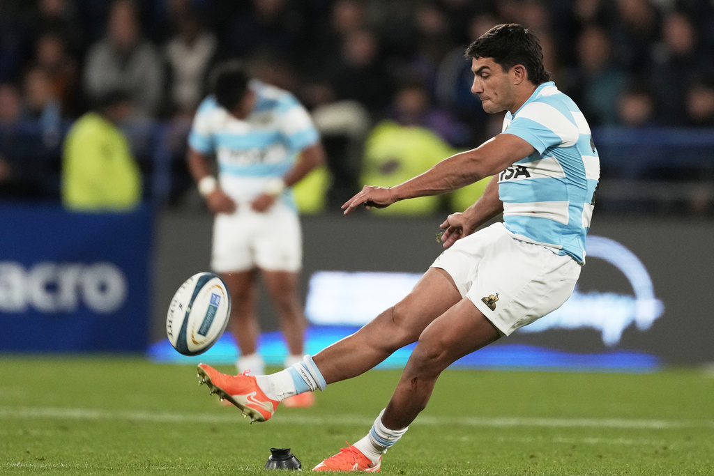 Argentina's Los Pumas Santiago Carreras kicks a penalty against New Zealand's All Blacks during a rugby championship match in Buenos Aires, Argentina, Saturday, Aug. 23, 2025. (AP Photo/Gustavo Garello)