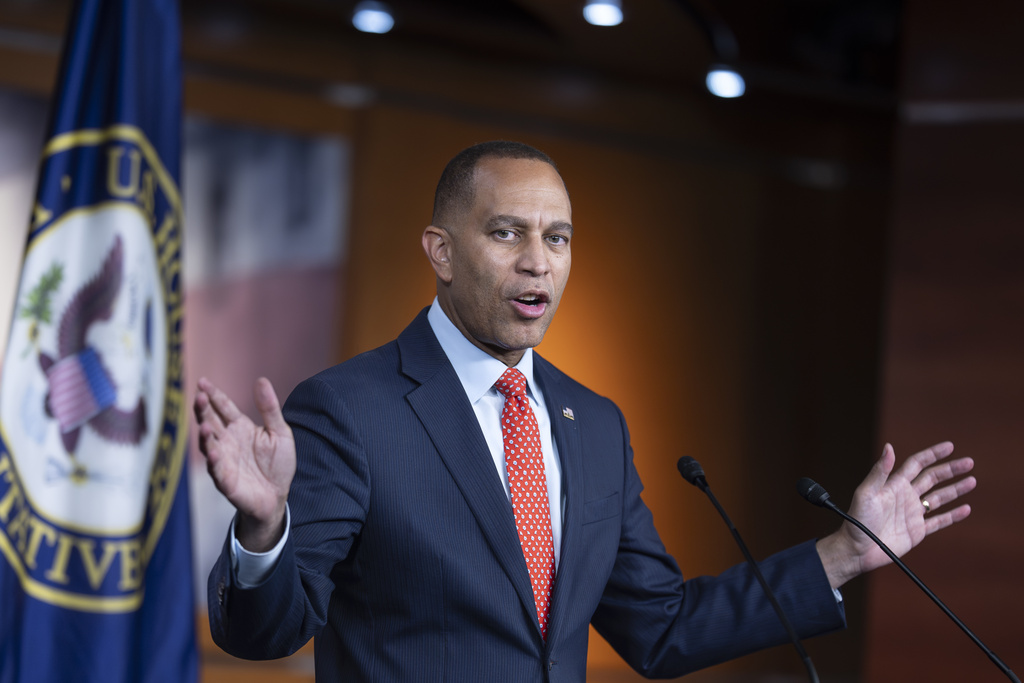 House Minority Leader Hakeem Jeffries, D-N.Y., tells reporters that Republicans are jeopardizing health care for Americans with their policies and their strategy to fund the government before the deadline at the end of the month, at the Capitol in Washington, Tuesday, Sept. 16, 2025. (AP Photo/J. Scott Applewhite)