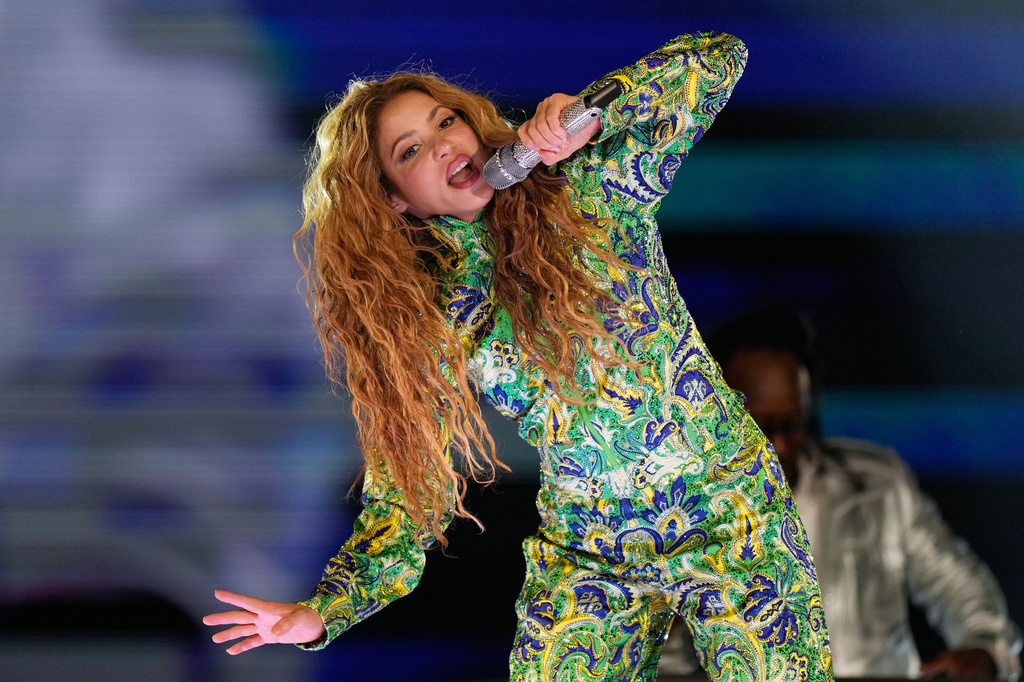 Colombian pop star Shakira performs during her free concert on Copacabana Beach in Rio de Janeiro, Saturday, May 2, 2026. (AP Photo/Silvia Izquierdo)