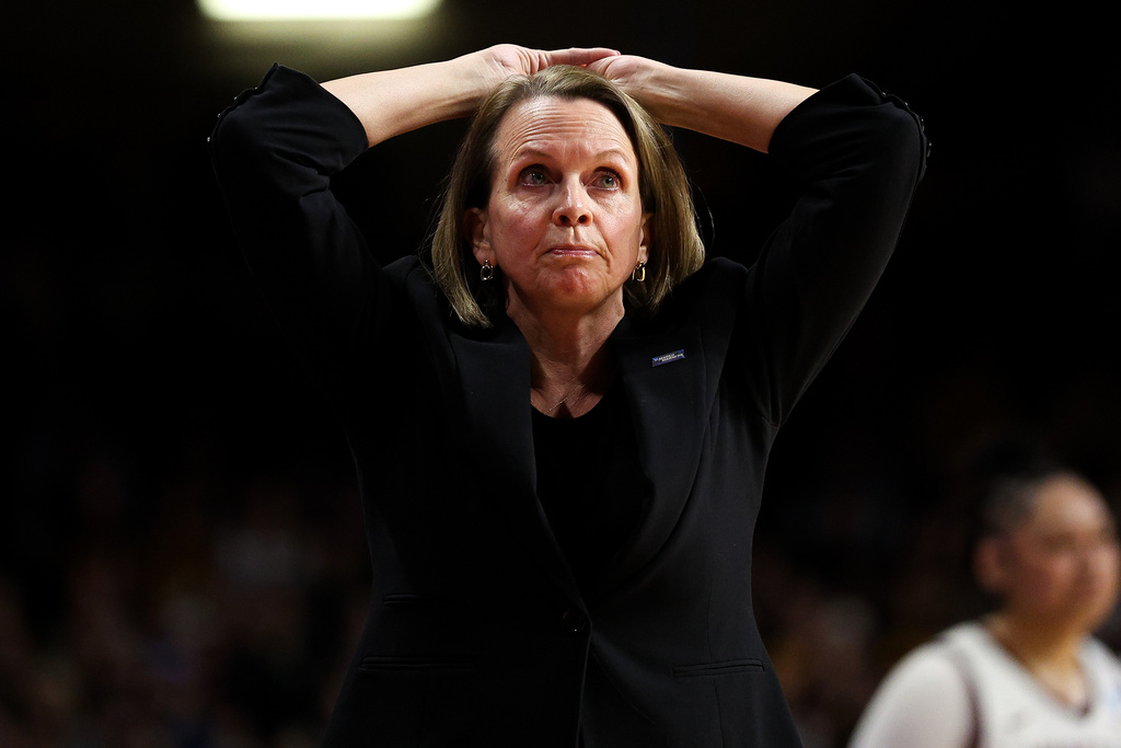 Minnesota head coach Dawn Plitzuweit reacts during the first half against Mississippi in the second round of the NCAA college basketball tournament, Sunday, March 22, 2026, in Minneapolis. (AP Photo/Matt Krohn)