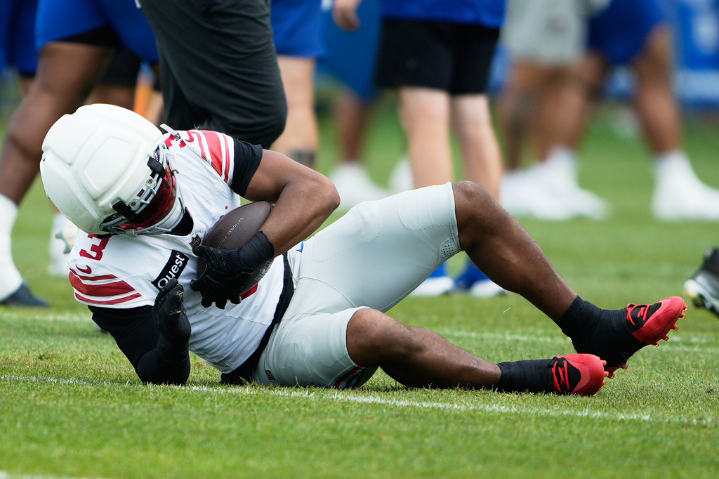 New York Giants' Abdul Carter practices during an NFL football training camp, Saturday, Aug. 1, 2026, in White Sulphur Springs, W.Va. (AP Photo/Chris Carlson)