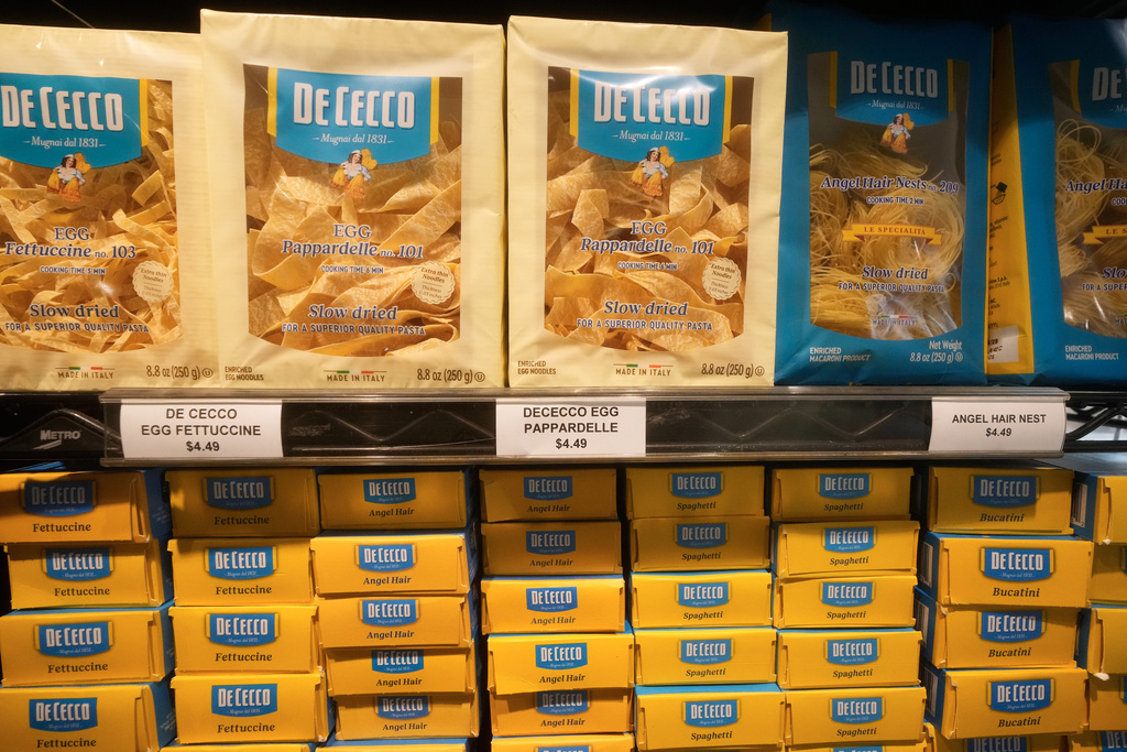 Packages of De Cecco pasta are displayed at Guerra's Italian Market in San Francisco, Saturday, Nov. 15, 2025. (AP Photo/Jeff Chiu)