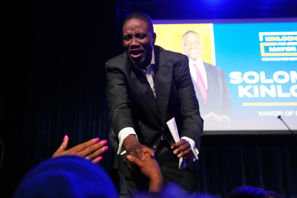 Detroit mayoral candidate Solomon Kinloch greets attendees during an election night watch party on Tuesday, Nov. 4, 2025, in Detroit. (AP Photo/Ryan Sun)