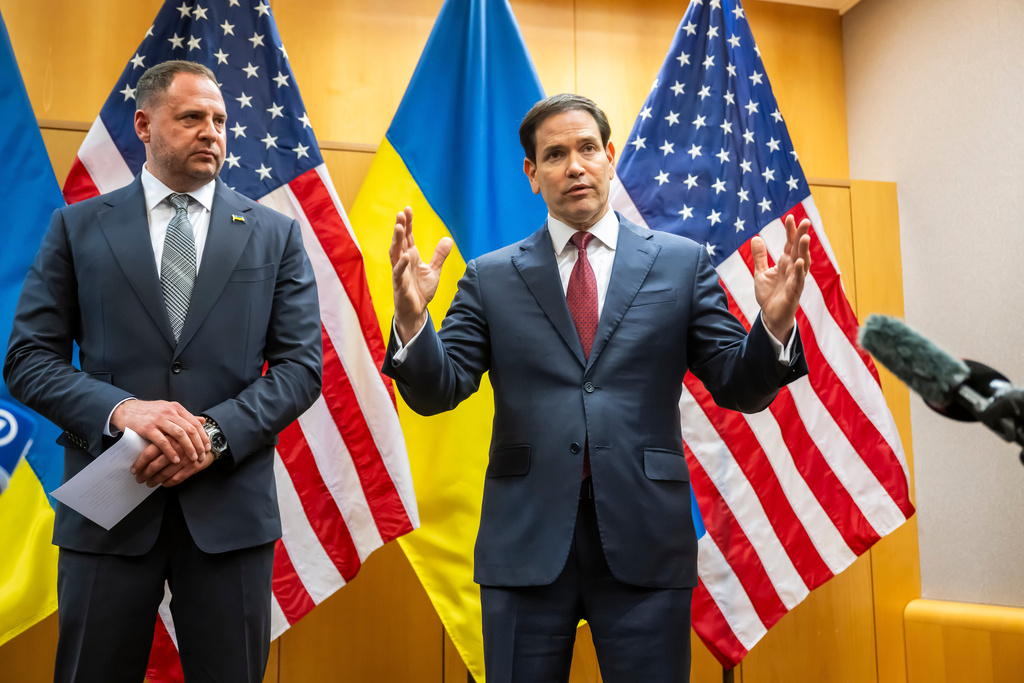 FILE - The Ukrainian president's chief of staff, Andrii Yermak, and U.S. Secretary of State Marco Rubio talk to journalists in Geneva, Switzerland, on Nov. 23, 2025. (Martial Trezzini/Keystone via AP, File)