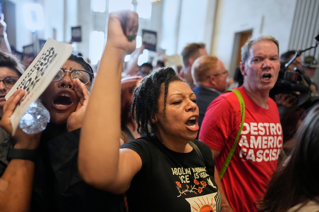 Protesters yell outside the Senate chamber during a special session of the state legislature to redraw U.S. Congressional voting maps, in Nashville, Tenn., Tuesday, May 5, 2026. (AP Photo/George Walker IV)