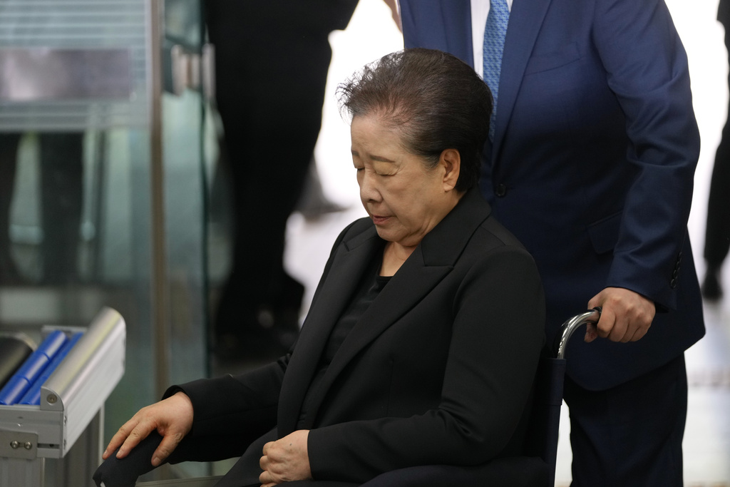 Hak Ja Han, the leader of South Korea's Unification Church, arrives at Seoul Central District Court in Seoul, South Korea Monday, Sept. 22, 2025. (AP Photo/Lee Jin-man)
