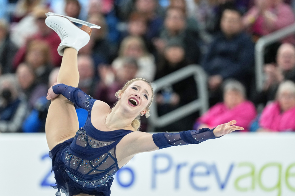 Amber Glenn competes during the women's free skating competition at the U.S. Figure Skating Championships, Friday, Jan. 9, 2026, in St. Louis. (AP Photo/Stephanie Scarbrough)