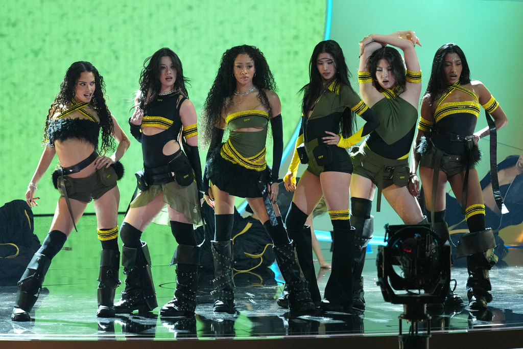 KATSEYE performs "Gnarly" during the 68th annual Grammy Awards on Sunday, Feb. 1, 2026, in Los Angeles. (AP Photo/Chris Pizzello)