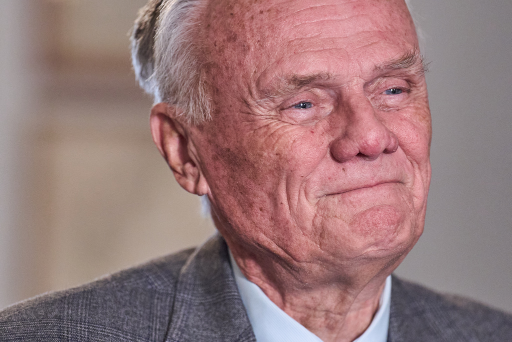 Former White House chief usher Gary Walters, author of "White House Memories," is interviewed about his book, in Washington, Thursday, Dec. 4, 2025. (AP Photo/Jacquelyn Martin)
