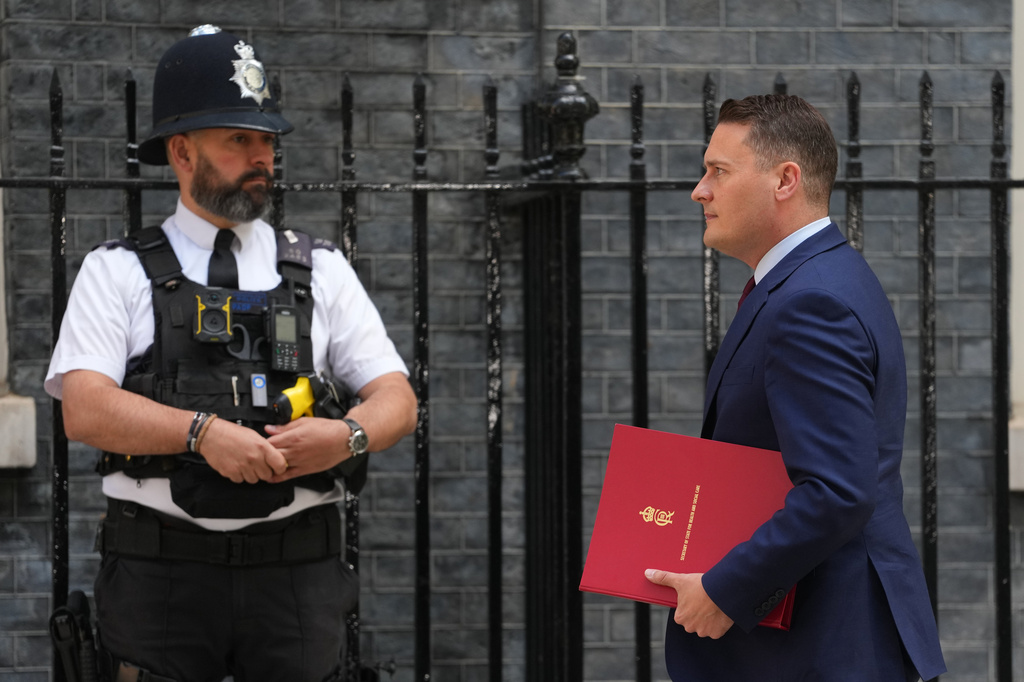 Secretary of State for Health and Social Care Wes Streeting arrives for a cabinet meeting in Downing Street, London, Tuesday, May 12, 2026 as Britain's Prime Minister Keir Starmer is facing the biggest threat yet to his authority after a growing number of disaffected lawmakers called for him to step down.(AP Photo/Kirsty Wigglesworth)