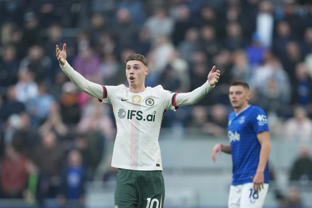Chelsea's Cole Palmer reacts during the English Premier League soccer match between Everton and Chelsea in Liverpool, England, Saturday, March 21, 2026. (AP Photo/Jon Super)