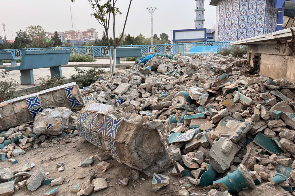 Damage is seen in the historic Blue Mosque after a powerful 6.3-magnitude earthquake in Mazar-e-Sharif, northern Afghanistan, Monday, Nov. 3, 2025. (AP Photo/Sirat Noori)