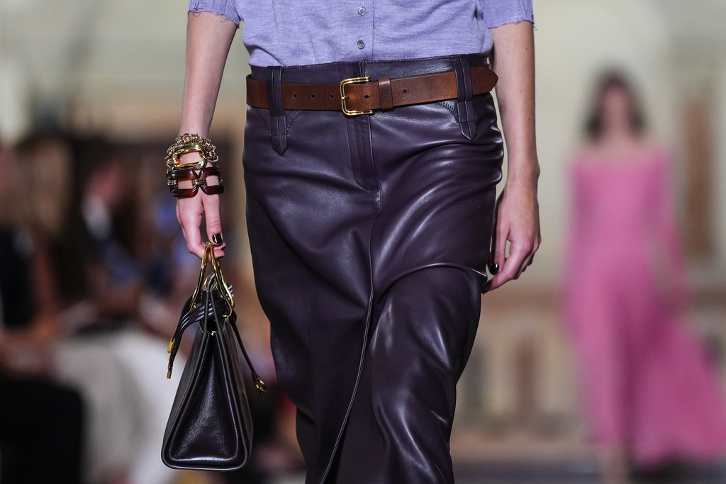 A model walks the runway during the Tory Burch spring/summer 2026 fashion show during New York Fashion Week, Monday, Sept. 15, 2025, in New York. (AP Photo/Yuki Iwamura)