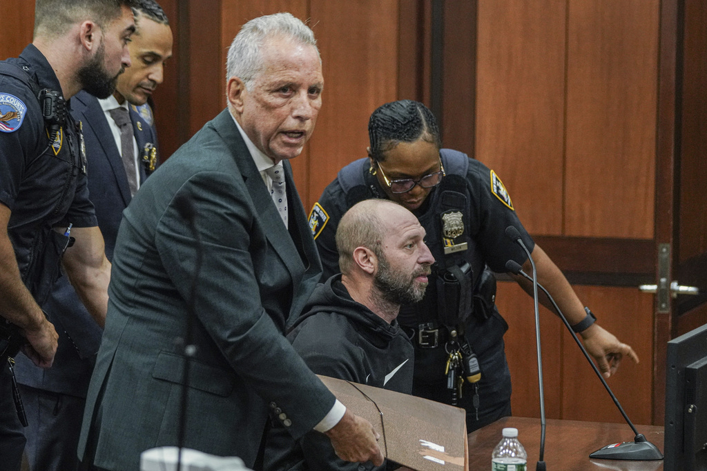 Jeremy Fistel, right, sits at the defense table with his attorney Todd Douglas Greenberg, during his arraignment in Queens criminal court, Thursday, Sept. 18, 2025, in New York. (AP Photo/Dean Moses, Pool)
