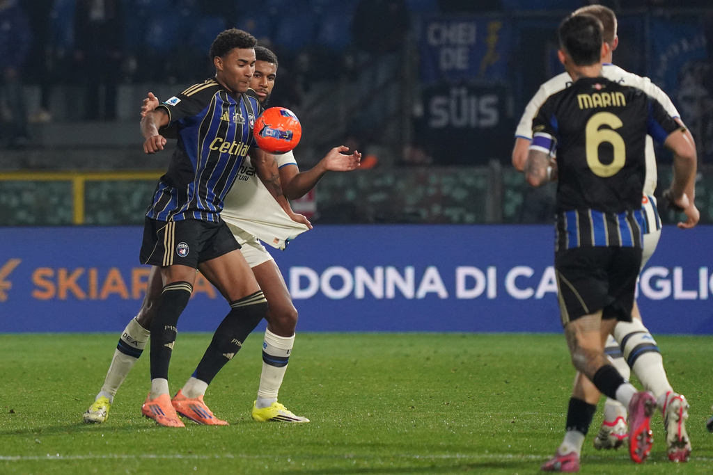 Pisa's Henrik Meister controls the ball during the Serie A soccer match between Pisa and Atalanta in Pisa, Italy, on Friday, Jan. 16, 2026. (Alessandro La Rocca/LaPresse via AP)