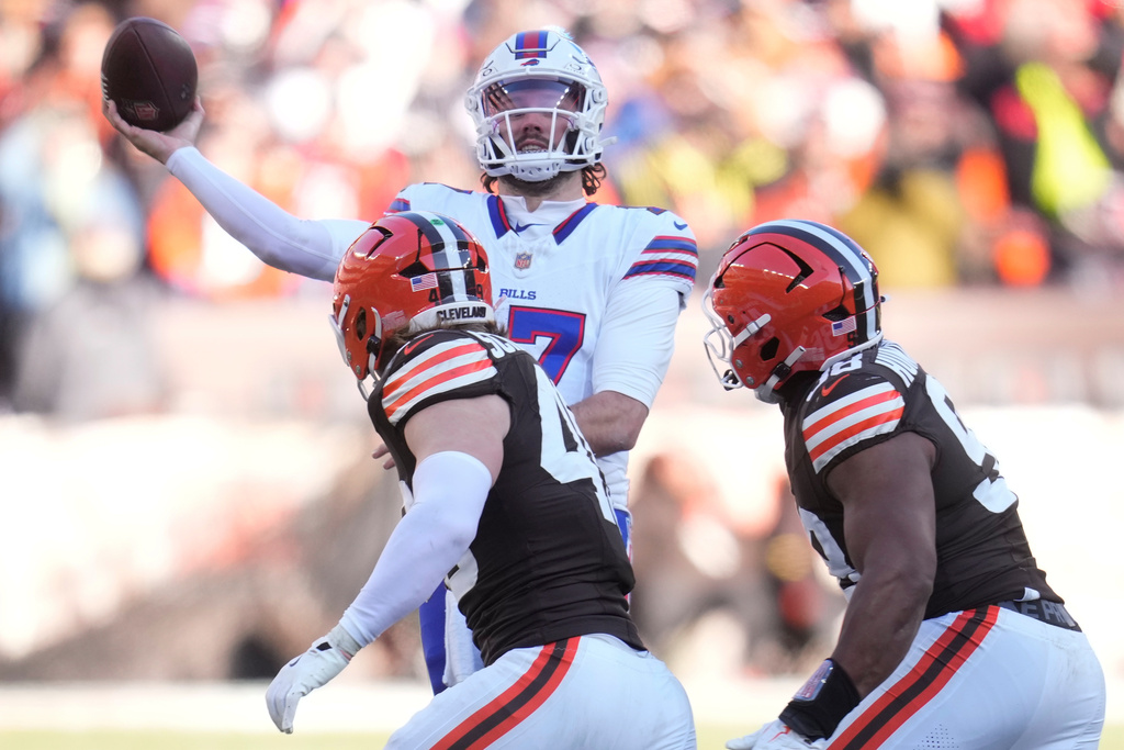 Buffalo Bills quarterback Josh Allen throws against the Cleveland Browns during the second half of an NFL football game in Cleveland, Sunday, Dec. 21, 2025. (AP Photo/Sue Ogrocki)